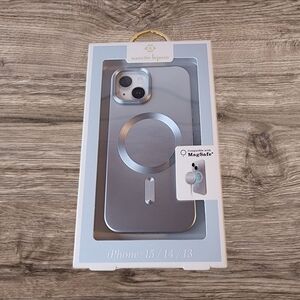 Nanette Lepore Silver iPhone 13/14/15 MagSafe Cell Phone Case